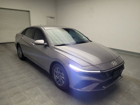 Used 2024 Hyundai Elantra SEL FWD image 13