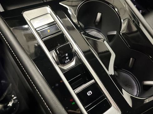 Used 2024 Volkswagen Atlas SE image 18