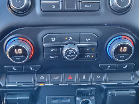 Used 2020 Chevrolet Silverado 1500 LTZ image 14