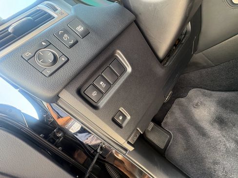 Used 2015 Lexus GX 460 w/ Premium Package AWD/4WD image 25