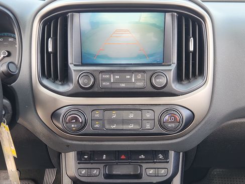Used 2017 Chevrolet Colorado Z71 AWD/4WD image 19