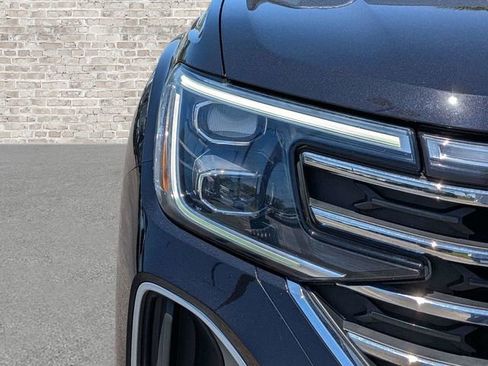 Certified 2025 Volkswagen Atlas SE FWD image 11