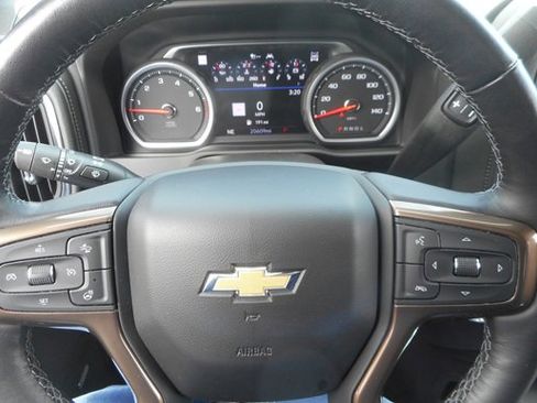 Used 2022 Chevrolet Silverado 1500 High Country w/ Technology Package image 13
