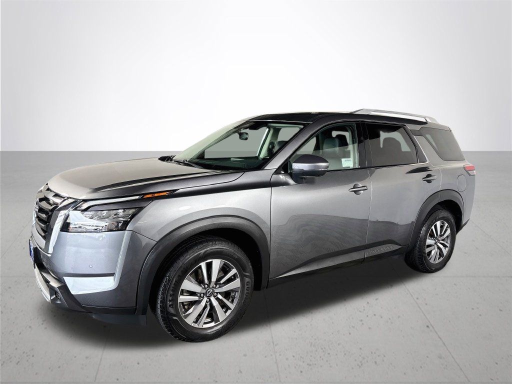 Used 2022 Nissan Pathfinder SL AWD/4WD image 2