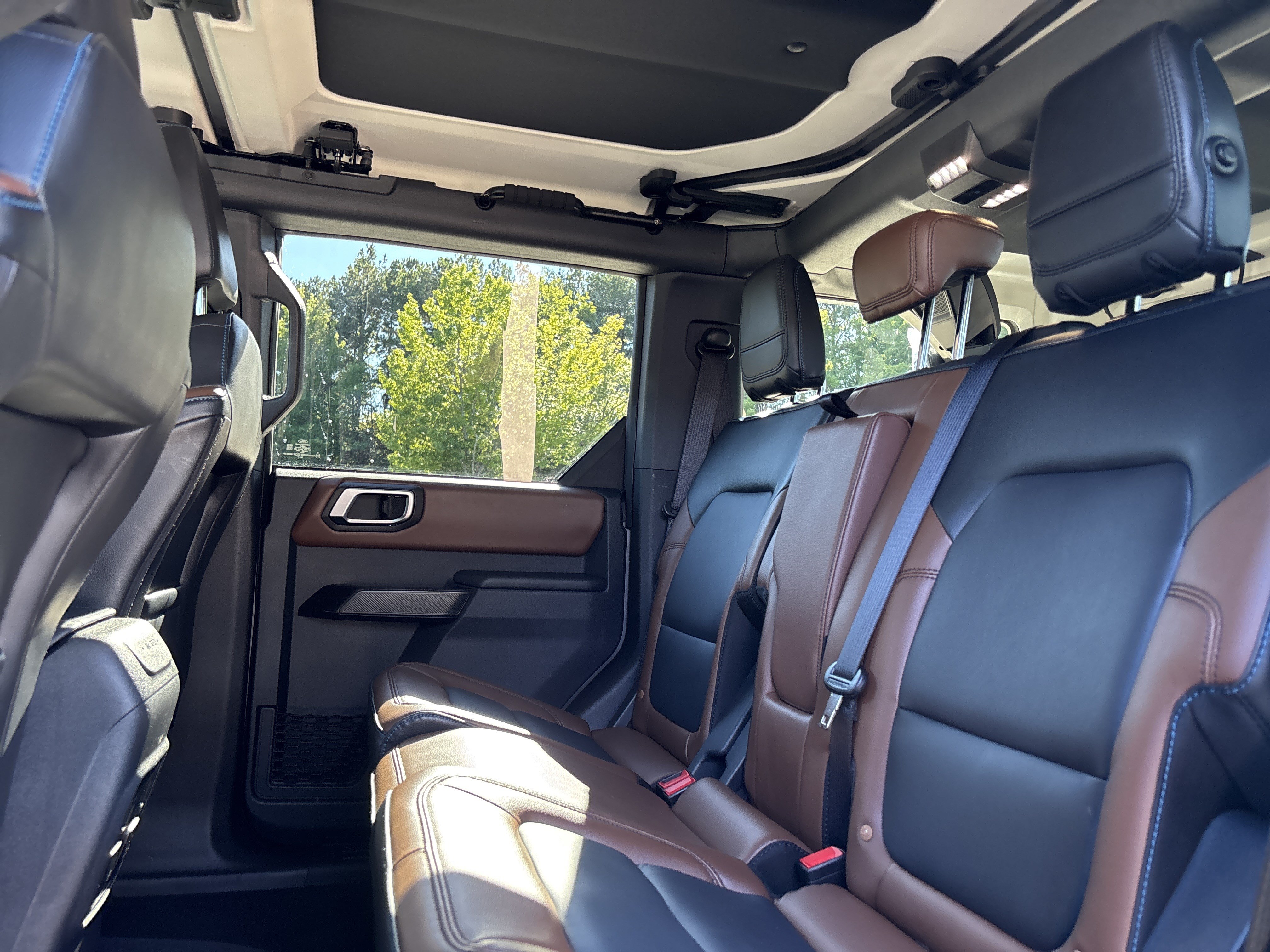 Used 2024 Ford Bronco Outer Banks AWD/4WD image 14