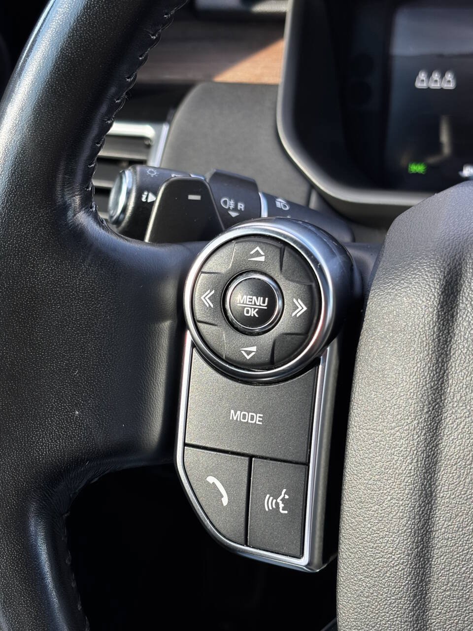 Used 2018 Land Rover Discovery HSE AWD/4WD image 19