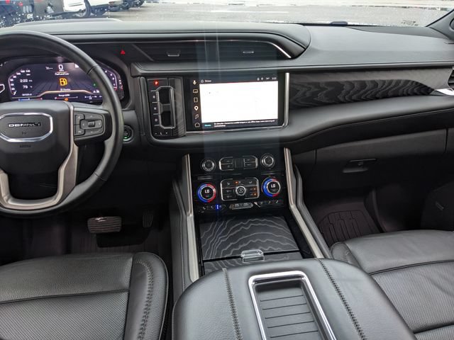 Used 2023 GMC Yukon XL Denali AWD/4WD image 17