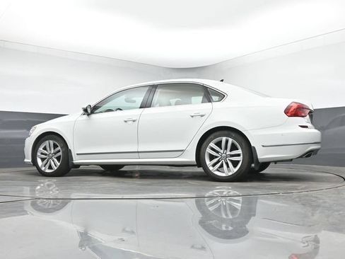 Used 2016 Volkswagen Passat 3.6 SEL Premium FWD image 15