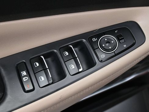Used 2019 Hyundai Santa Fe Limited FWD image 3