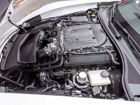 Used 2016 Chevrolet Corvette Z06 w/ 3LZ Preferred Equipment Group image 32