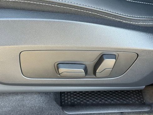 Used 2025 BMW X1 xDrive28i w/ Technology Package image 22