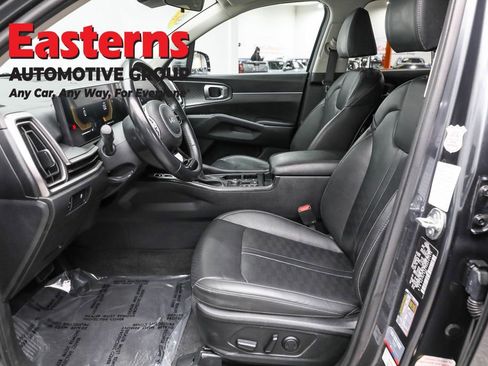 Used 2024 Kia Sorento S image 14