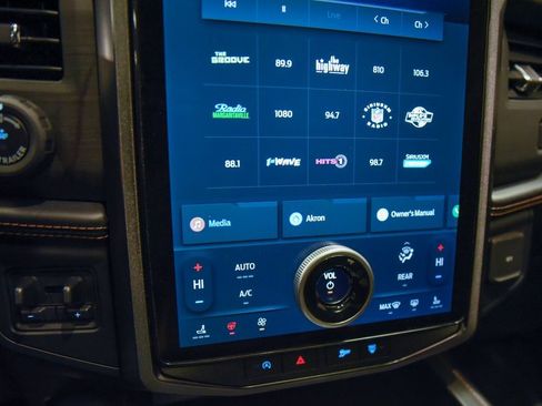 Used 2022 Ford Expedition Max Platinum image 19