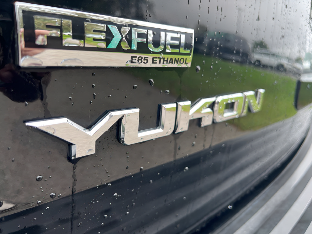 Used 2012 GMC Yukon Denali AWD/4WD image 11