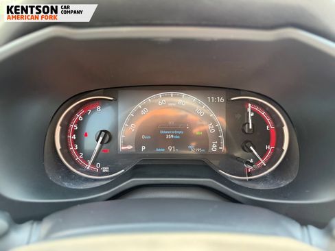 Used 2025 Toyota RAV4 XLE AWD/4WD image 12