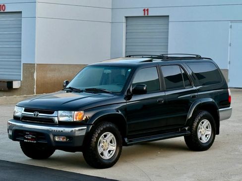 Used 2002 Toyota 4Runner SR5 RWD image 3