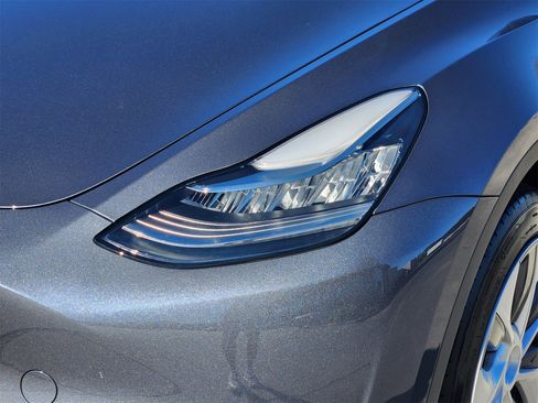 Used 2023 Tesla Model Y Long Range image 11