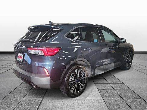 Used 2022 Ford Escape SE w/ SE Sport Appearance Package image 4