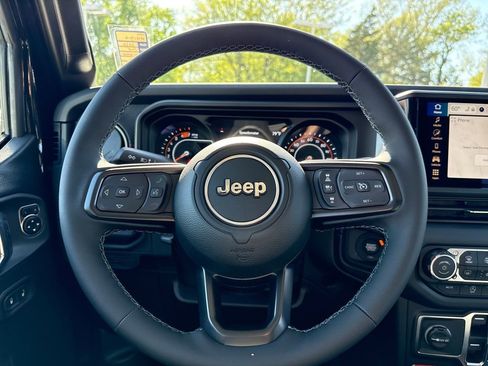 New 2026 Jeep Wrangler Unlimited Rubicon w/ Whitecap Package AWD/4WD image 15