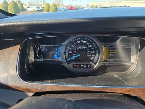 Used 2015 Ford Taurus Limited image 12