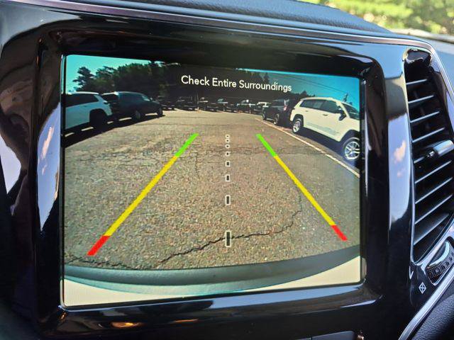 Certified 2022 Jeep Cherokee Limited w/ Elite Package AWD/4WD image 14