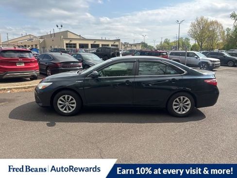 Used 2016 Toyota Camry LE image 5