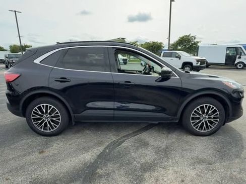 Used 2022 Ford Escape Titanium w/ Titanium Premium Package FWD image 9