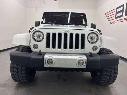 Used 2017 Jeep Wrangler Unlimited Sahara image 4