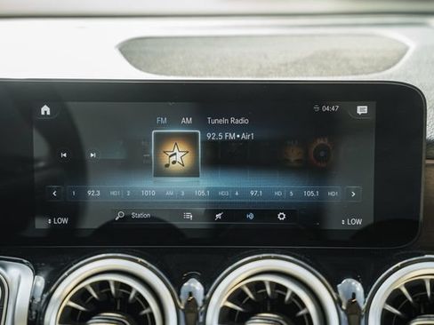 Certified 2022 Mercedes-Benz GLB 250 4MATIC image 22