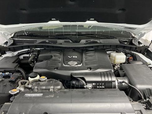 Used 2024 Nissan Armada SL w/ Captain's Chairs Package AWD/4WD image 31