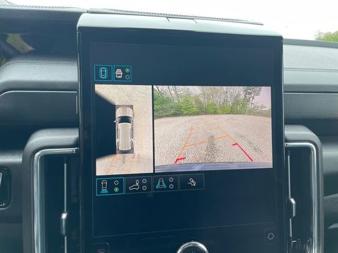 Used 2025 GMC Yukon Denali AWD/4WD image 35