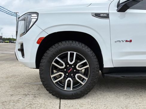 Used 2021 GMC Yukon AT4 w/ Rear Media and Nav Package AWD/4WD image 7