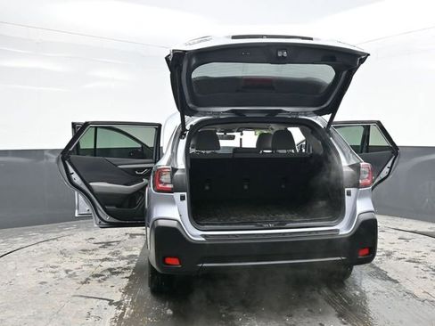 Used 2023 Subaru Outback Premium image 38