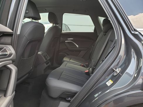 Used 2025 Audi Q5 Premium AWD/4WD image 7