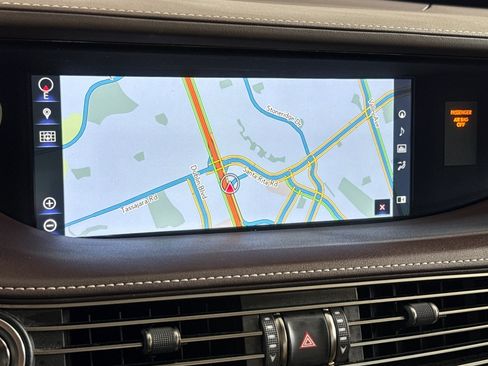 Used 2018 Lexus LS 500 w/ Accessory Package (Z2) RWD image 24