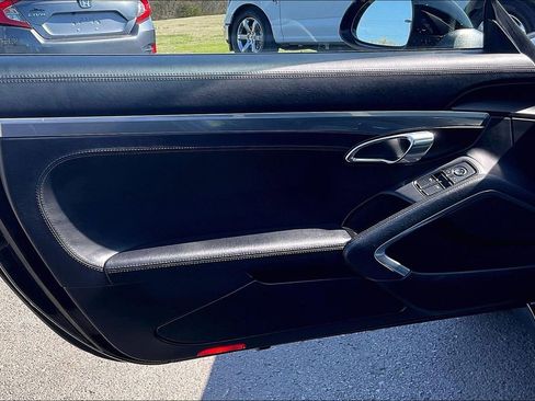 Used 2017 Porsche 911 Carrera image 22