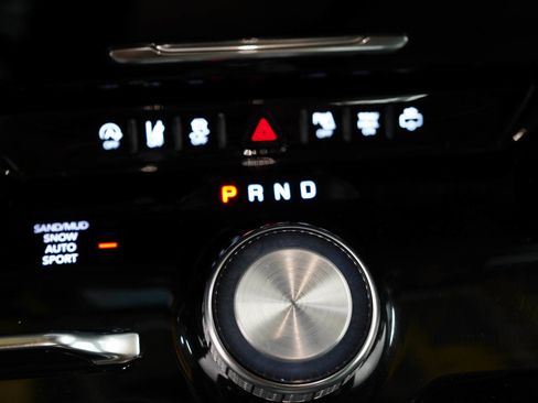 Used 2023 Jeep Wagoneer Series II AWD/4WD image 25