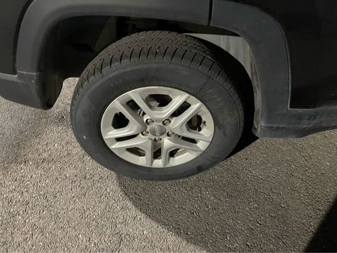 Used 2017 Jeep Compass Sport w/ Cold Weather Group image 7