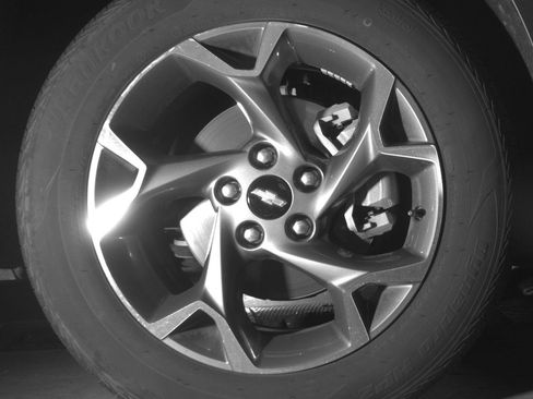 Used 2025 Chevrolet Trax LT FWD image 13