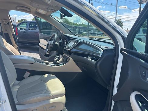 Used 2018 Buick Envision Essence FWD image 12