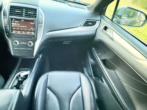 Used 2017 Lincoln MKC Premiere image 21