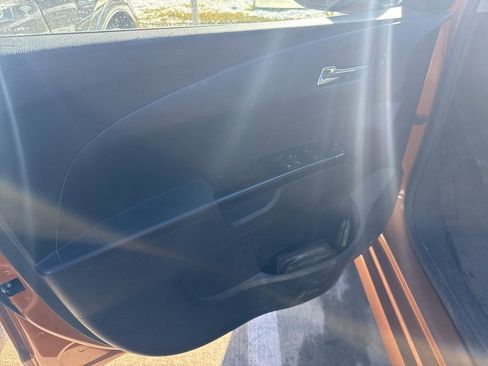 Used 2017 Chevrolet Sonic LT w/ Convenience Package image 10