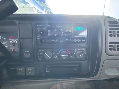 Used 2000 Chevrolet Tahoe Z71 w/ Comfort & Security Pkg AWD/4WD image 13