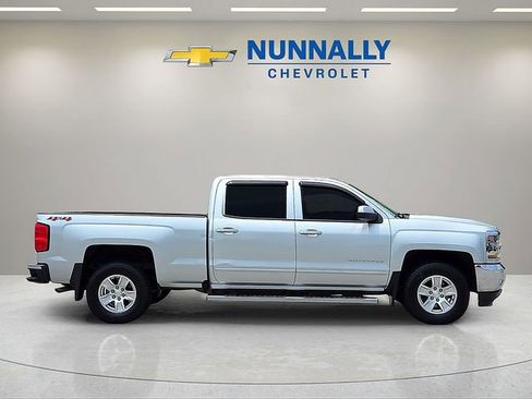 Used 2018 Chevrolet Silverado 1500 LT w/ All Star Edition AWD/4WD image 7