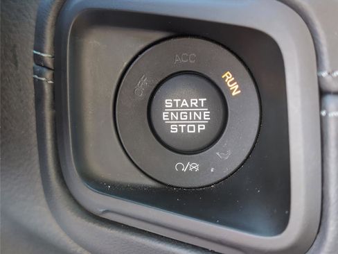 Used 2025 Jeep Wrangler Unlimited Sahara AWD/4WD image 23