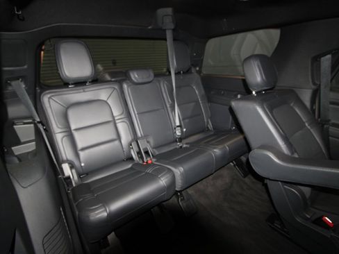 Used 2024 Lincoln Navigator Reserve AWD/4WD image 31