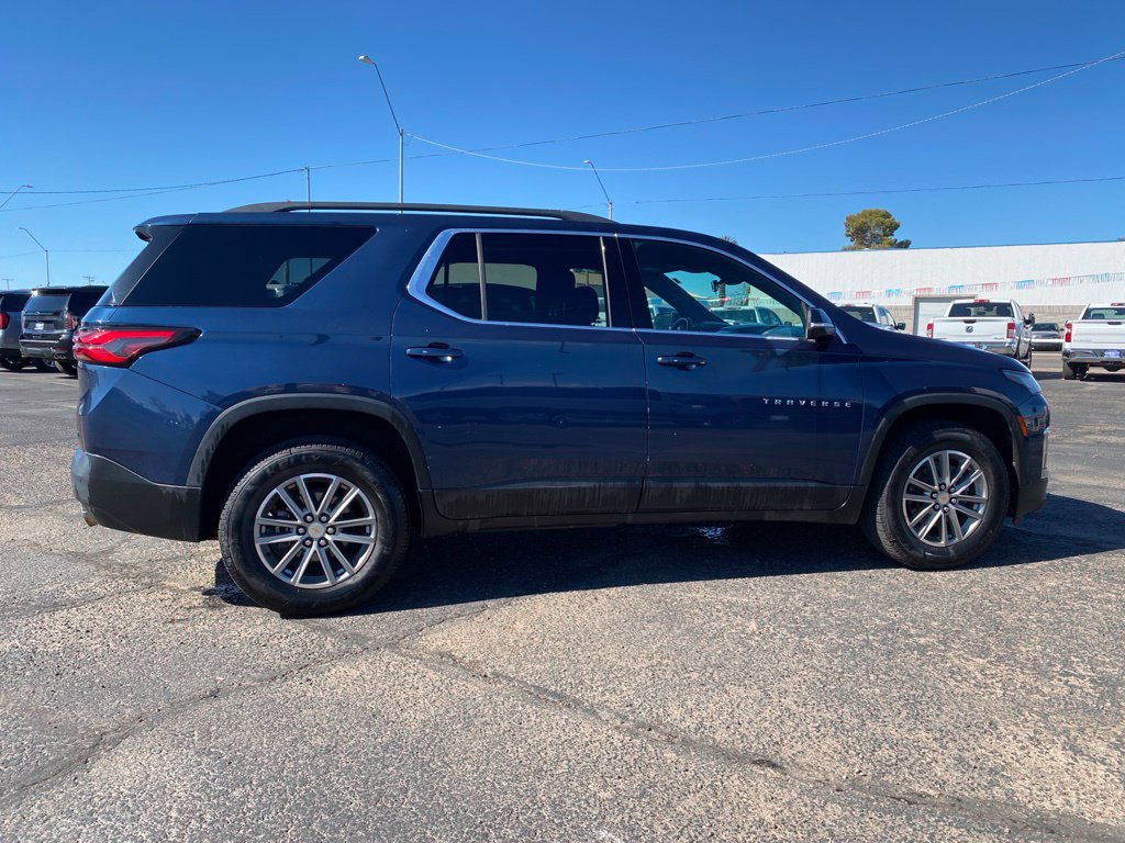 Used 2023 Chevrolet Traverse LT FWD image 5