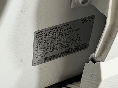 Certified 2025 Audi Q3 2.0T Premium Plus w/ Premium Plus Package AWD/4WD image 22