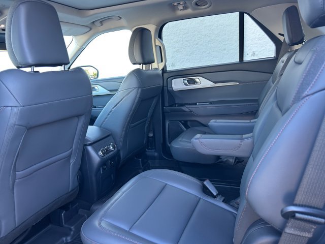 Used 2025 Ford Explorer Active w/ Active Comfort Package AWD/4WD image 18