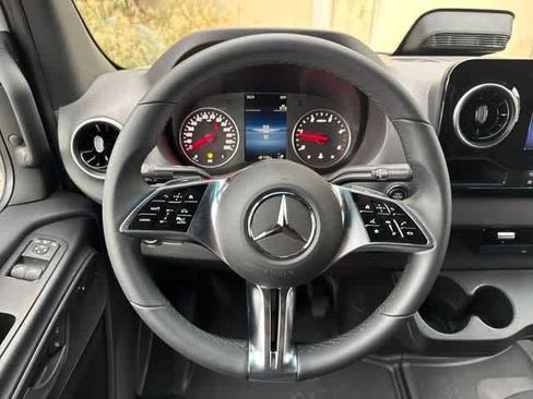 New 2025 Mercedes-Benz Sprinter 2500 image 18